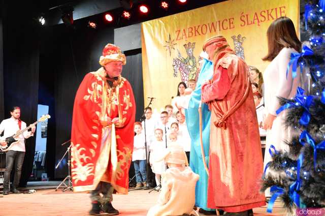 [FOTO, WIDEO] Trzej Królowie przeszli ulicami Ząbkowic Śląskich wspólnie z mieszkańcami!