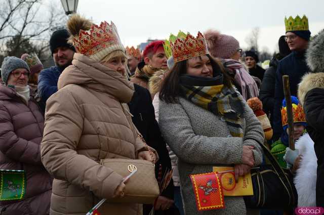 [FOTO,WIDEO] Już 13 raz Orszak Trzech Króli przeszedł ulicami Barda 