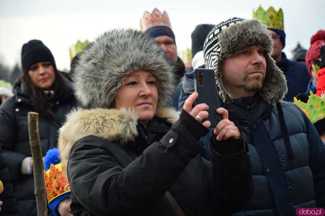 [FOTO,WIDEO] Już 13 raz Orszak Trzech Króli przeszedł ulicami Barda 