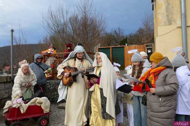 [FOTO,WIDEO] Już 13 raz Orszak Trzech Króli przeszedł ulicami Barda 