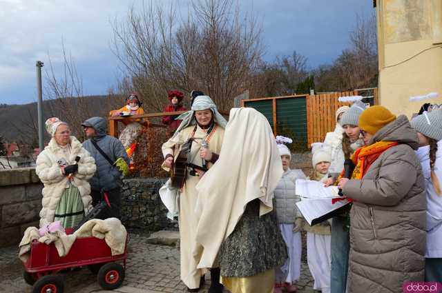 [FOTO,WIDEO] Już 13 raz Orszak Trzech Króli przeszedł ulicami Barda 