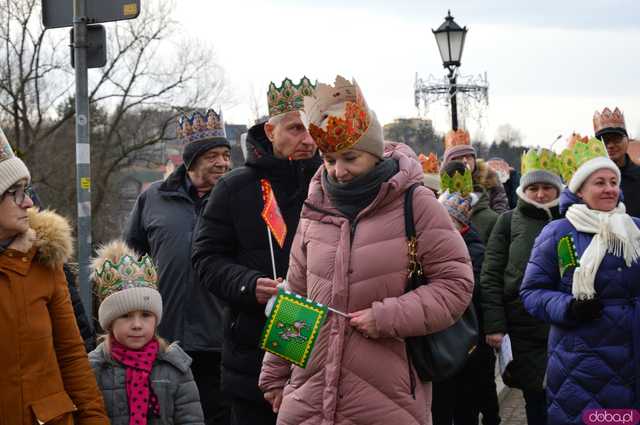 [FOTO,WIDEO] Już 13 raz Orszak Trzech Króli przeszedł ulicami Barda 