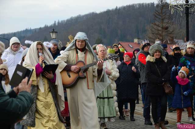 [FOTO,WIDEO] Już 13 raz Orszak Trzech Króli przeszedł ulicami Barda 