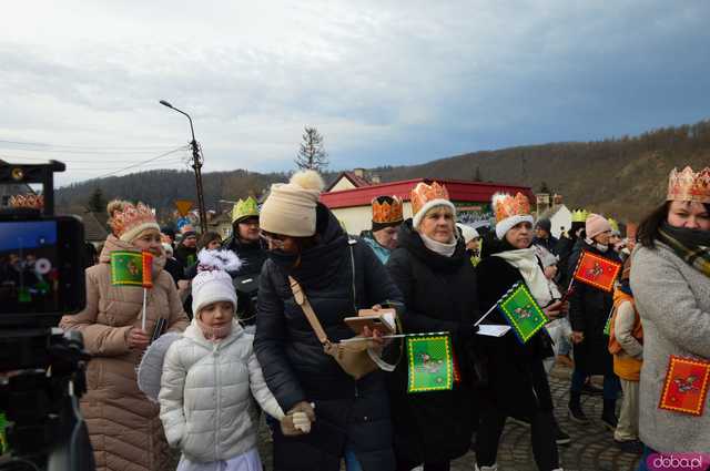 [FOTO,WIDEO] Już 13 raz Orszak Trzech Króli przeszedł ulicami Barda 