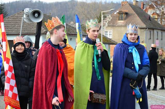 [FOTO,WIDEO] Już 13 raz Orszak Trzech Króli przeszedł ulicami Barda 