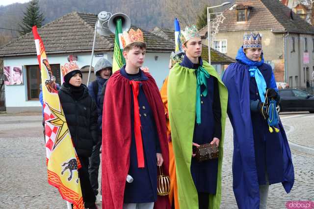 [FOTO,WIDEO] Już 13 raz Orszak Trzech Króli przeszedł ulicami Barda 