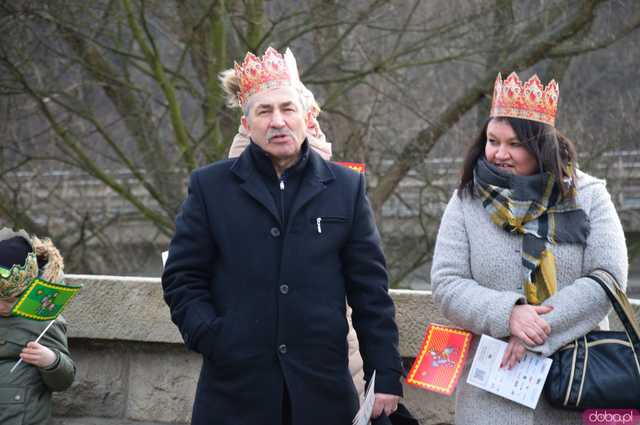 [FOTO,WIDEO] Już 13 raz Orszak Trzech Króli przeszedł ulicami Barda 