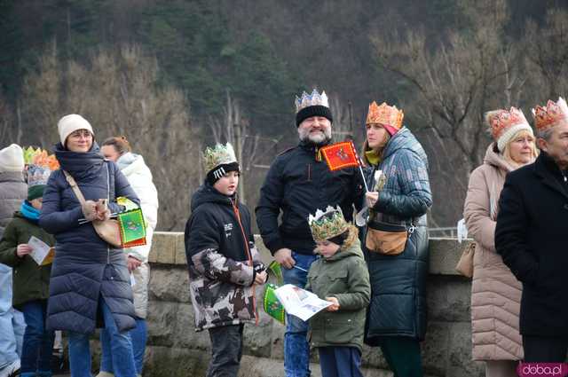 [FOTO,WIDEO] Już 13 raz Orszak Trzech Króli przeszedł ulicami Barda 