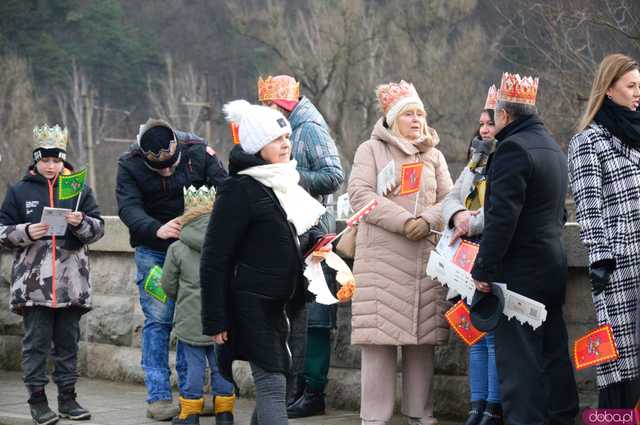 [FOTO,WIDEO] Już 13 raz Orszak Trzech Króli przeszedł ulicami Barda 