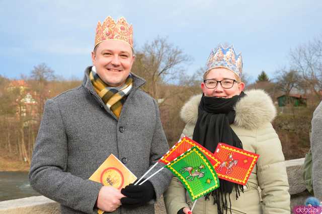 [FOTO,WIDEO] Już 13 raz Orszak Trzech Króli przeszedł ulicami Barda 