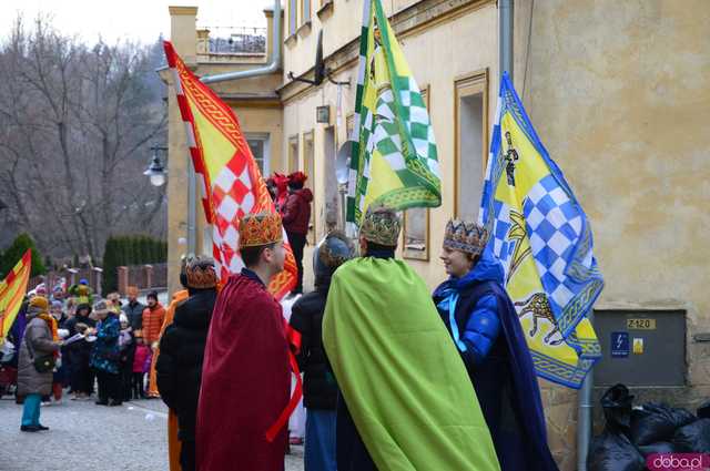 [FOTO,WIDEO] Już 13 raz Orszak Trzech Króli przeszedł ulicami Barda 