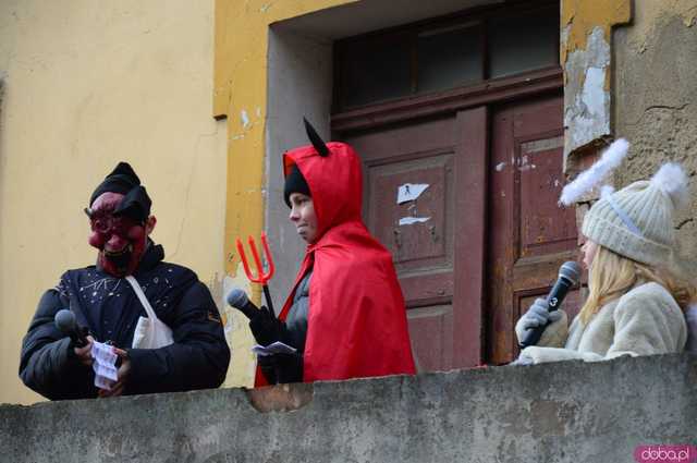 [FOTO,WIDEO] Już 13 raz Orszak Trzech Króli przeszedł ulicami Barda 