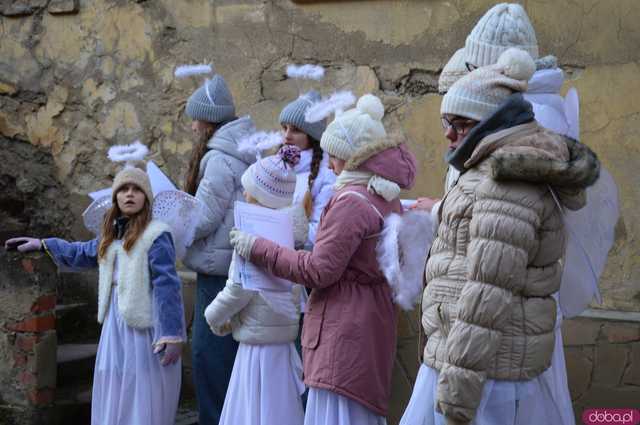 [FOTO,WIDEO] Już 13 raz Orszak Trzech Króli przeszedł ulicami Barda 