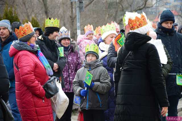 [FOTO,WIDEO] Już 13 raz Orszak Trzech Króli przeszedł ulicami Barda 