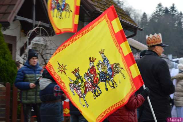 [FOTO,WIDEO] Już 13 raz Orszak Trzech Króli przeszedł ulicami Barda 