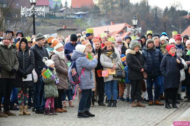 [FOTO,WIDEO] Już 13 raz Orszak Trzech Króli przeszedł ulicami Barda 