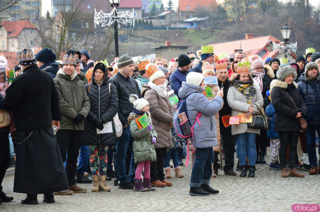 [FOTO,WIDEO] Już 13 raz Orszak Trzech Króli przeszedł ulicami Barda 