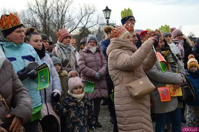 [FOTO,WIDEO] Już 13 raz Orszak Trzech Króli przeszedł ulicami Barda 