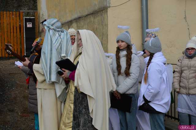 [FOTO,WIDEO] Już 13 raz Orszak Trzech Króli przeszedł ulicami Barda 