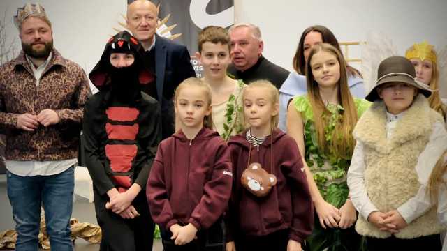 [FOTO] Barwny orszak przeszedł przez Ziębice – mieszkańcy wspólnie uczcili święto Objawienia Pańskiego 