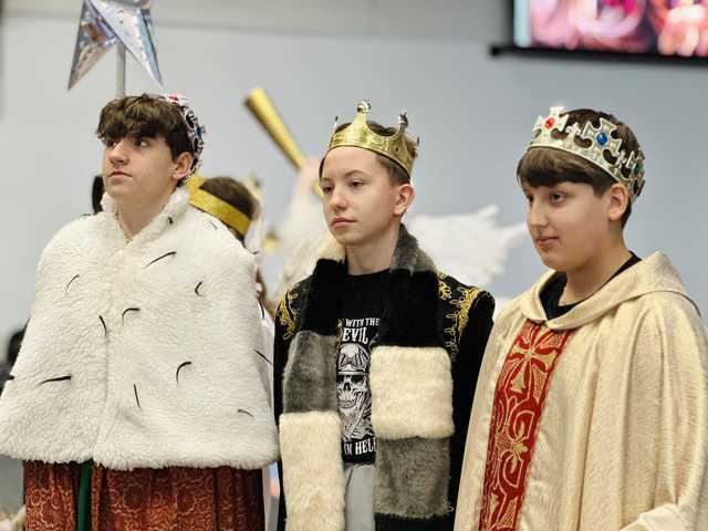 [FOTO] Barwny orszak przeszedł przez Ziębice – mieszkańcy wspólnie uczcili święto Objawienia Pańskiego 