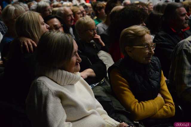 [FOTO] Alicja Majewska oczarowała Ziębice: 50 lat artyski na scenie