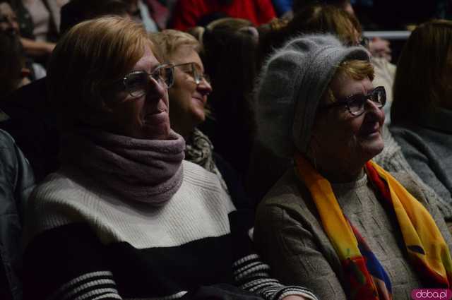 [FOTO] Alicja Majewska oczarowała Ziębice: 50 lat artyski na scenie