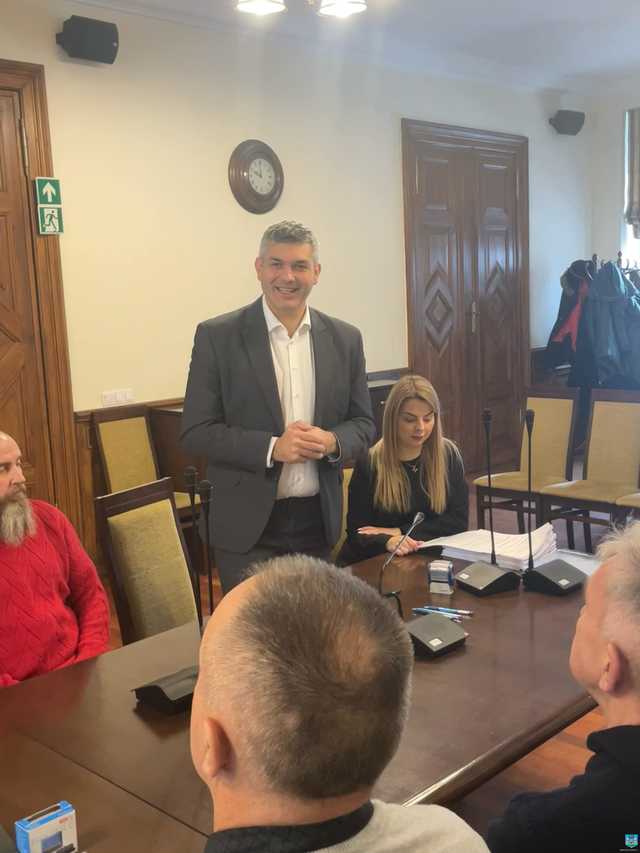 [FOTO] Pierwsze umowy na realizację zadań publicznych w Ząbkowicach Śląskich zostały podpisane 