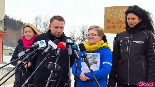 Słoneczna Przystań w Bardzie – Konferencja ministra ds. odbudowy po powodzi Marcina Kierwińskiego