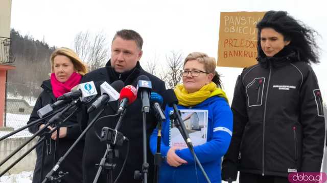 Słoneczna Przystań w Bardzie – Konferencja ministra ds. odbudowy po powodzi Marcina Kierwińskiego