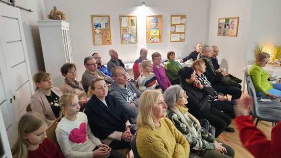 [FOTO] Przewodnik Tomasz Śnieżek podzielił się swoimi opowieściami z regionu