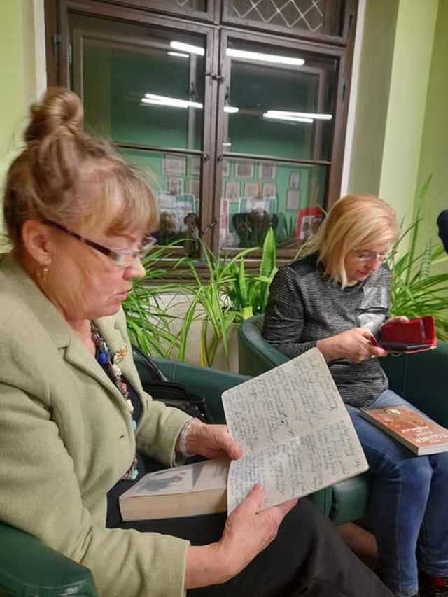 [FOTO] Patroni 2025 roku na pierwszym spotkaniu Dyskusyjnego Klubu Książki 