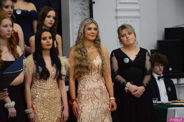 [FOTO, WIDEO] Ten wieczór zapamiętają na długo! Studniówka Zespołu Szkół Ponadpodstawowych w Ziębicach
