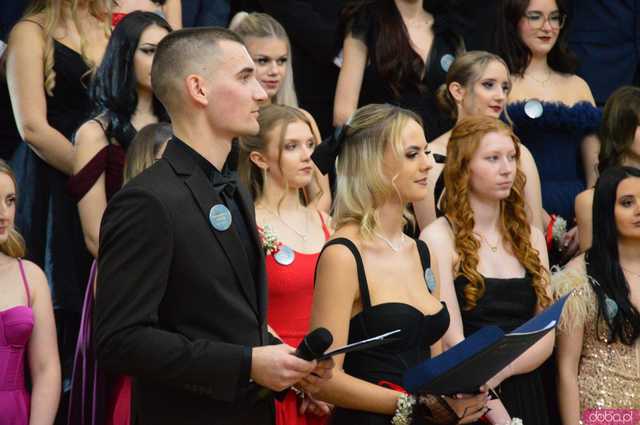 [FOTO, WIDEO] Ten wieczór zapamiętają na długo! Studniówka Zespołu Szkół Ponadpodstawowych w Ziębicach