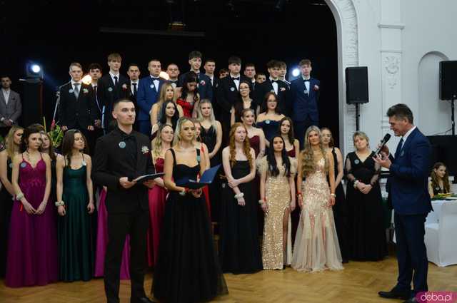 [FOTO, WIDEO] Ten wieczór zapamiętają na długo! Studniówka Zespołu Szkół Ponadpodstawowych w Ziębicach