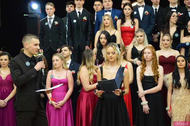 [FOTO, WIDEO] Ten wieczór zapamiętają na długo! Studniówka Zespołu Szkół Ponadpodstawowych w Ziębicach