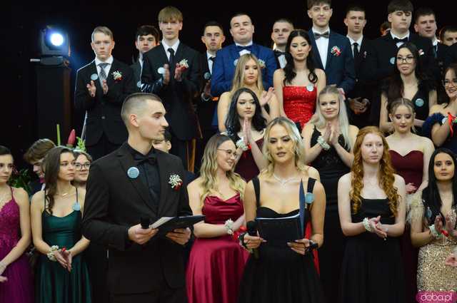 [FOTO, WIDEO] Ten wieczór zapamiętają na długo! Studniówka Zespołu Szkół Ponadpodstawowych w Ziębicach