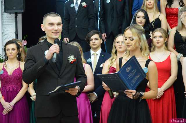 [FOTO, WIDEO] Ten wieczór zapamiętają na długo! Studniówka Zespołu Szkół Ponadpodstawowych w Ziębicach