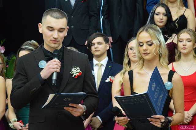 [FOTO, WIDEO] Ten wieczór zapamiętają na długo! Studniówka Zespołu Szkół Ponadpodstawowych w Ziębicach