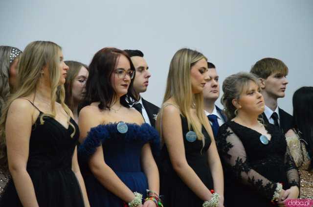 [FOTO, WIDEO] Ten wieczór zapamiętają na długo! Studniówka Zespołu Szkół Ponadpodstawowych w Ziębicach