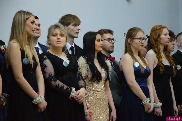 [FOTO, WIDEO] Ten wieczór zapamiętają na długo! Studniówka Zespołu Szkół Ponadpodstawowych w Ziębicach