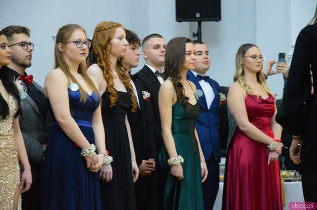 [FOTO, WIDEO] Ten wieczór zapamiętają na długo! Studniówka Zespołu Szkół Ponadpodstawowych w Ziębicach
