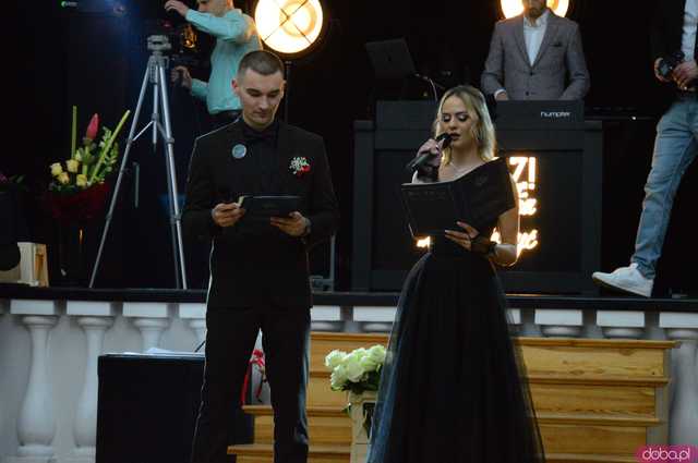 [FOTO, WIDEO] Ten wieczór zapamiętają na długo! Studniówka Zespołu Szkół Ponadpodstawowych w Ziębicach