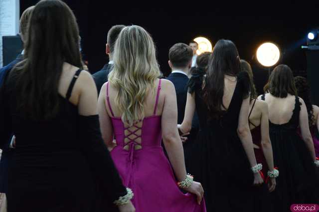 [FOTO, WIDEO] Ten wieczór zapamiętają na długo! Studniówka Zespołu Szkół Ponadpodstawowych w Ziębicach