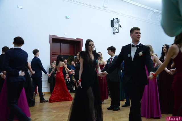 [FOTO, WIDEO] Ten wieczór zapamiętają na długo! Studniówka Zespołu Szkół Ponadpodstawowych w Ziębicach