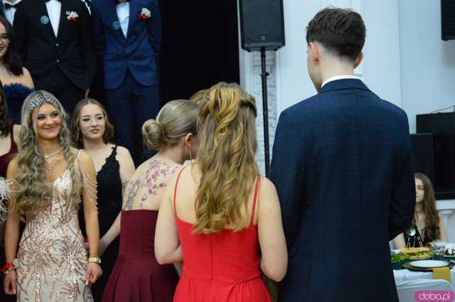 [FOTO, WIDEO] Ten wieczór zapamiętają na długo! Studniówka Zespołu Szkół Ponadpodstawowych w Ziębicach