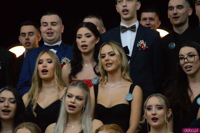 [FOTO, WIDEO] Ten wieczór zapamiętają na długo! Studniówka Zespołu Szkół Ponadpodstawowych w Ziębicach
