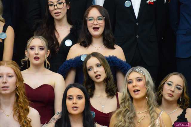 [FOTO, WIDEO] Ten wieczór zapamiętają na długo! Studniówka Zespołu Szkół Ponadpodstawowych w Ziębicach