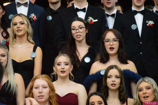 [FOTO, WIDEO] Ten wieczór zapamiętają na długo! Studniówka Zespołu Szkół Ponadpodstawowych w Ziębicach