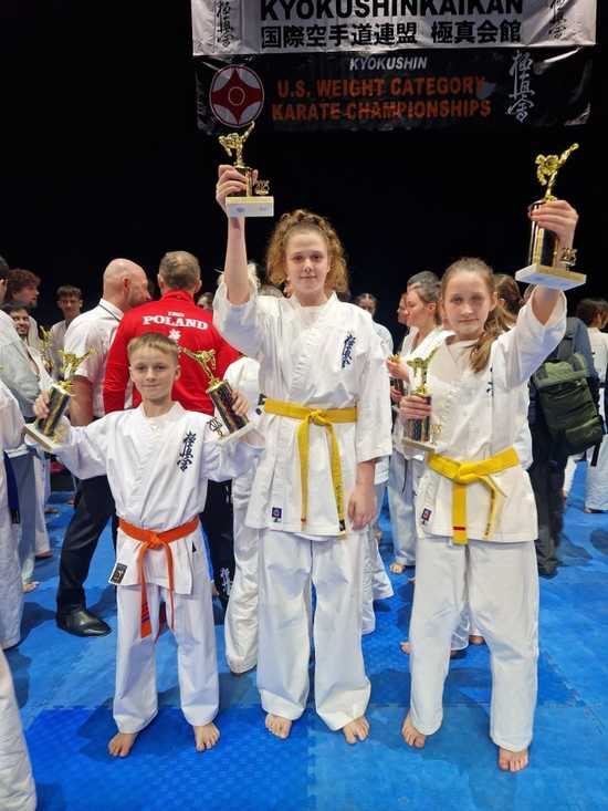 Zawodniczkii złotostockiego klubu karate na pudle zawodów w USA!